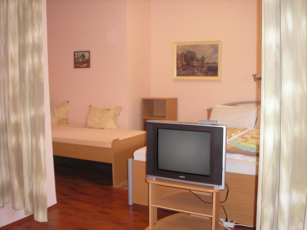 Stara Breza 1 Rooms Palić Δωμάτιο φωτογραφία